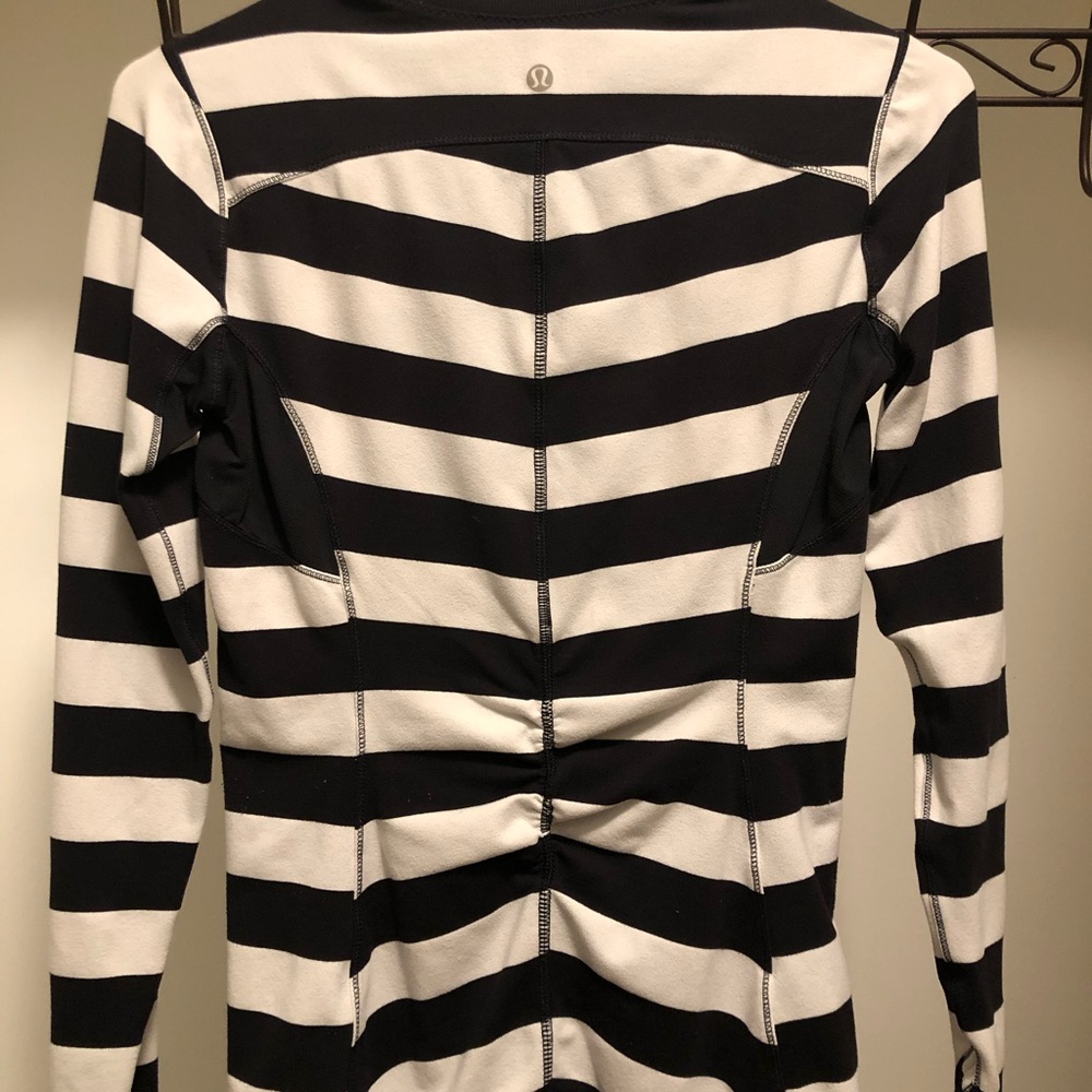 Lululemon Base Runner